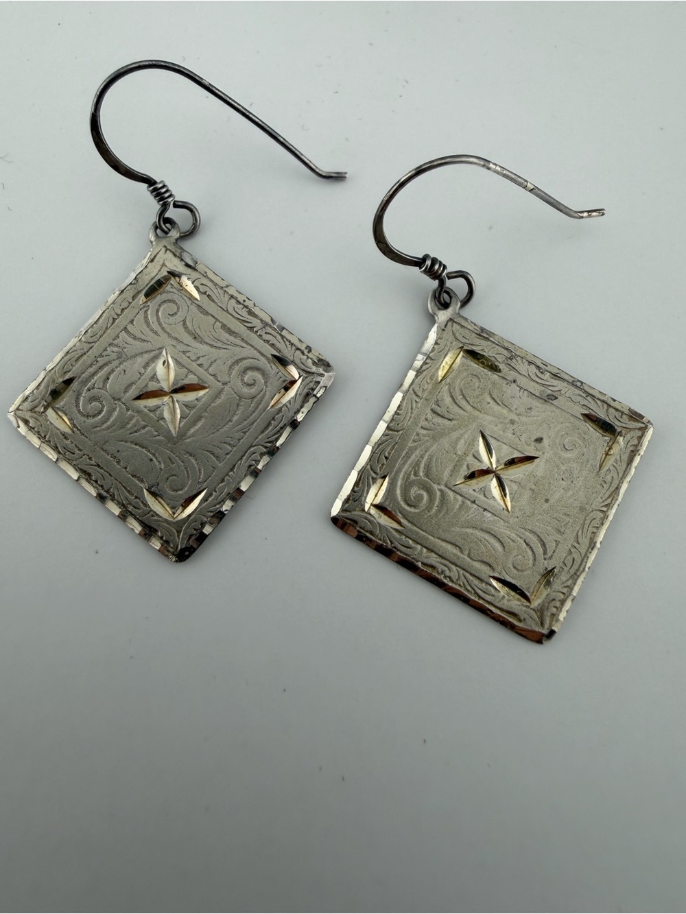 925 Silver Vtg etched 2 tone square hook earrings